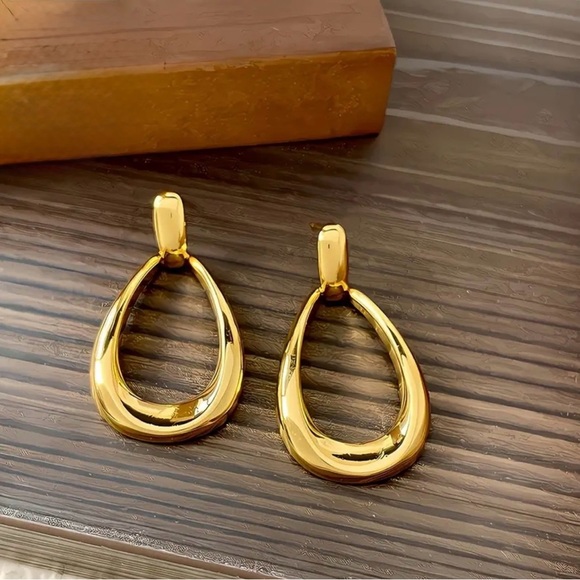 NEW | 14K Gold Plated Teardrop Earrings - Picture 4 of 6